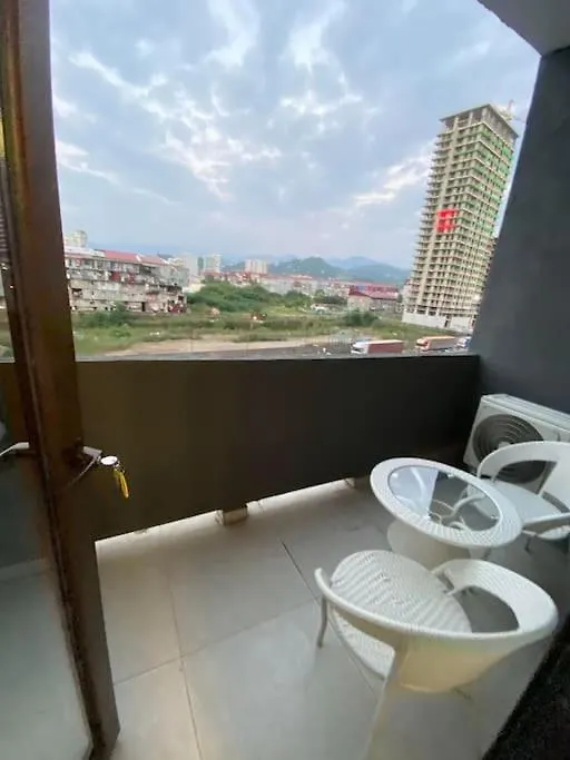 Lusi Sweet Home Batumi 0*,